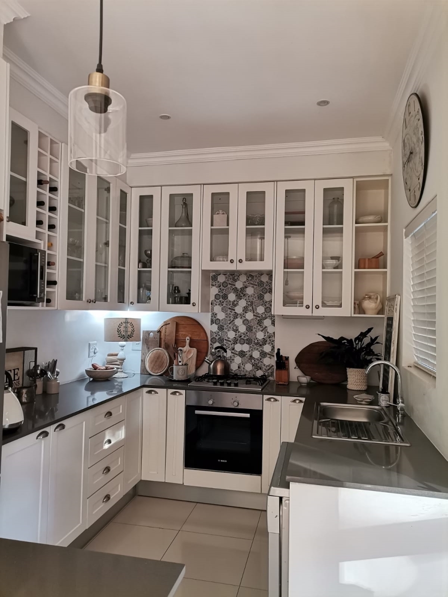 To Let 3 Bedroom Property for Rent in Martinville Western Cape